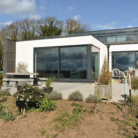Park Barn Villa Whittington  Екстериор снимка