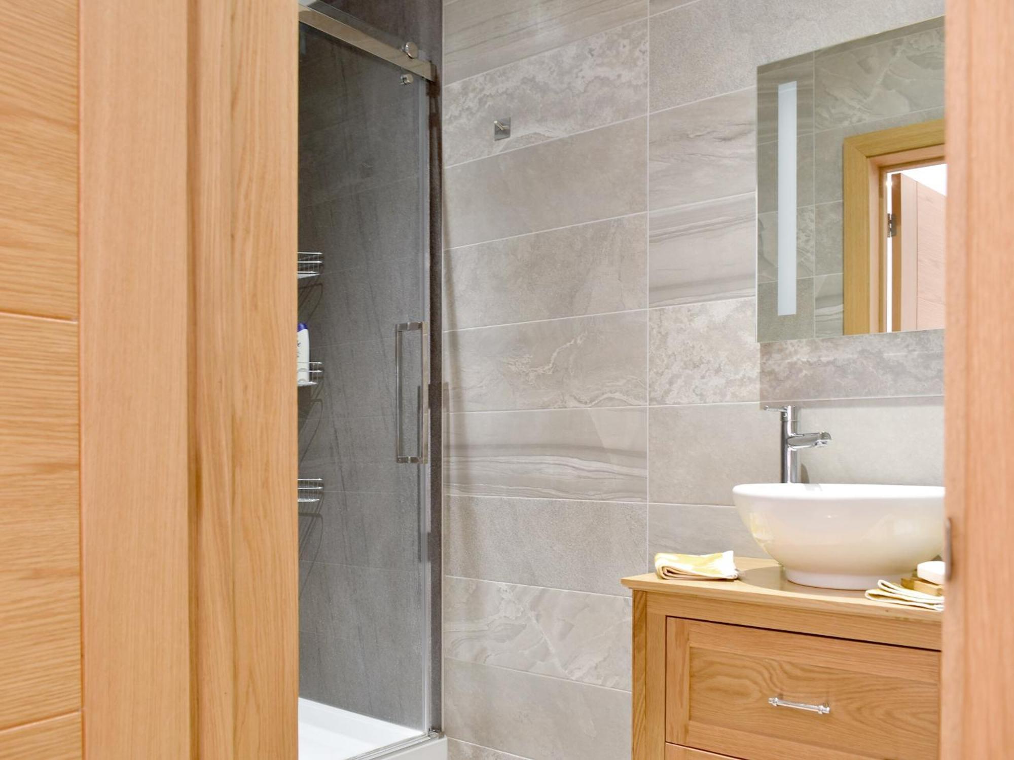 Park Barn Villa Whittington  Екстериор снимка