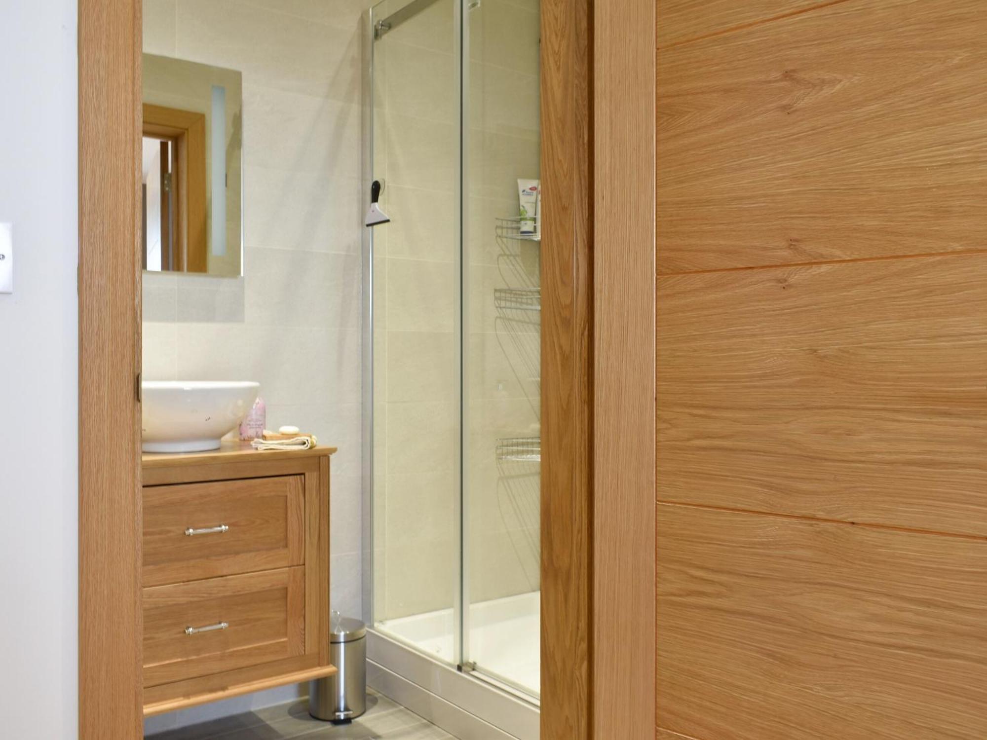 Park Barn Villa Whittington  Екстериор снимка